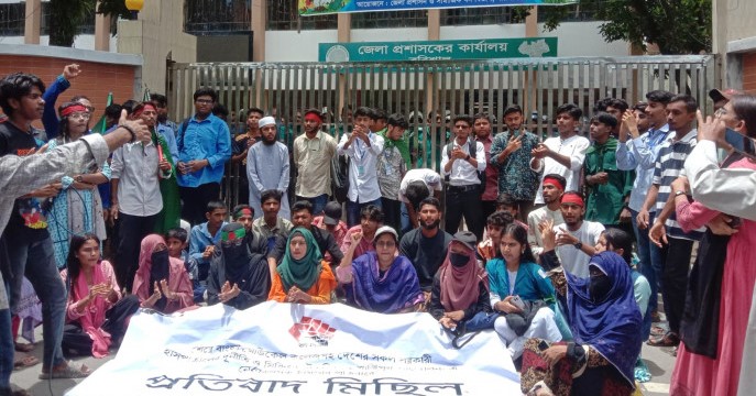 শের-ই-বাংলা হাসপাতালে চিকিৎসক-শিক্ষার্থী পাল্টাপাল্টি কর্মসূচি, বিপাকে রোগীরা